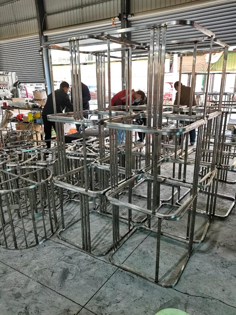 不銹鋼輕奢風家具與鋁制精品 去商場不如來工廠，定制您的品質生活